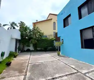 Propiedad SURLI5 Imagen 02patio_casa_campestre_cancun_surli5.jpeg