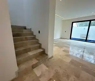 Propiedad TOVARLI19 Imagen 01escalera_casa_via_cumbres_cancun_tovarli19.jpg