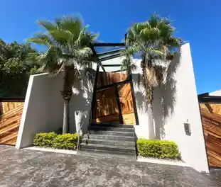 Propiedad VOLADUL-AC Imagen 01fachada_casa_zona_hotelera_cancun_voladul.jpg