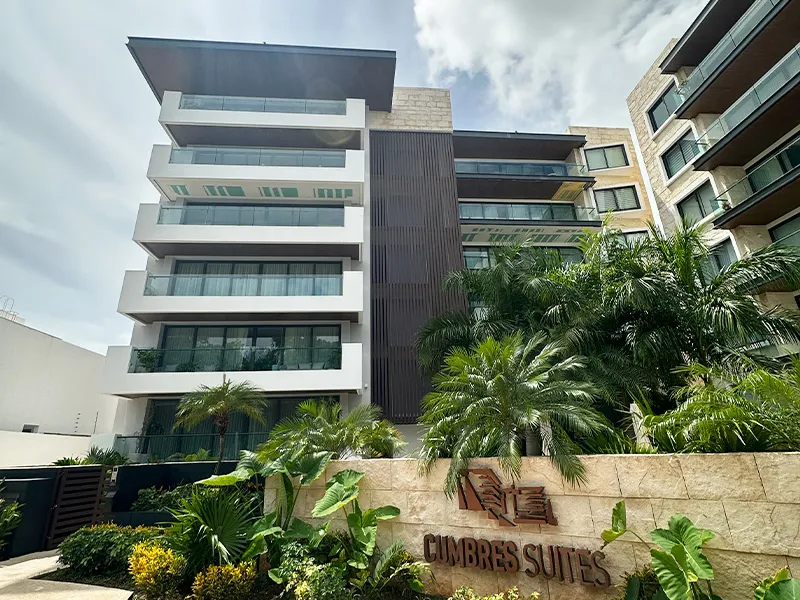 Vista exterior de la fachada del departamento en Cumbres Suites Cancún