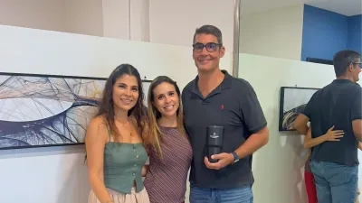 Emilio Centeno con el equipo de Propiedades Cancún